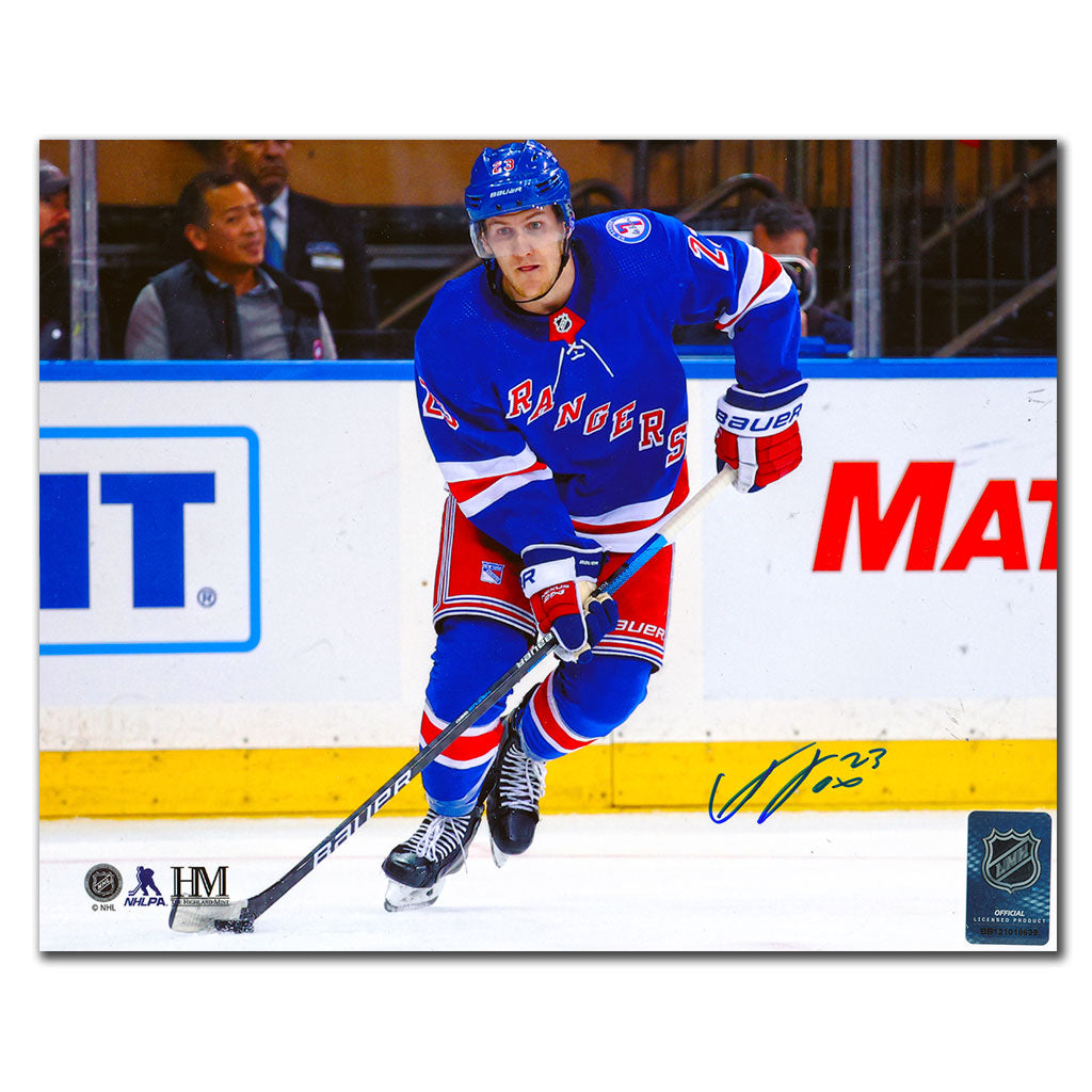 Adam Fox New York Rangers ACTION dédicacé 8x10