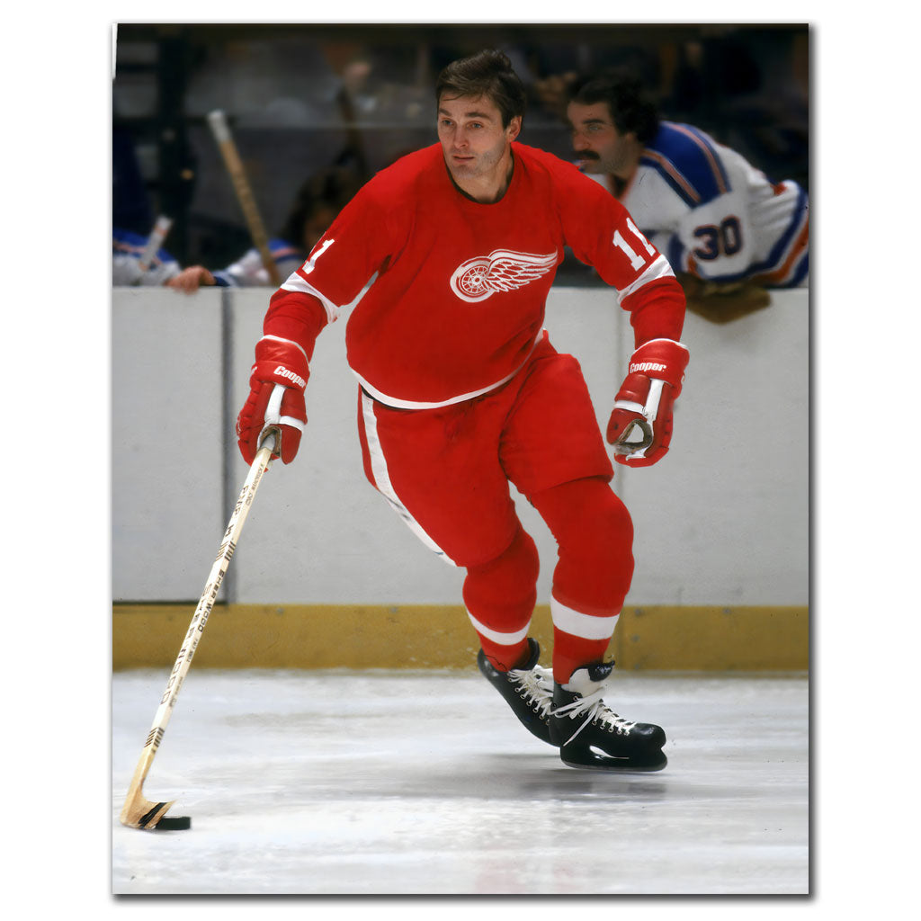 Marcel Dionne Pre-Order Detroit Red Wings Autographed Puck - SportAuthentix